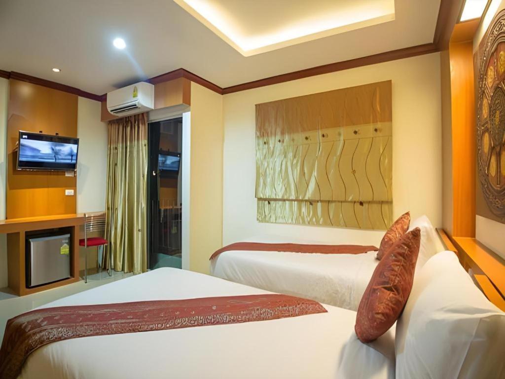 Ilmare Patong Place Екстериор снимка